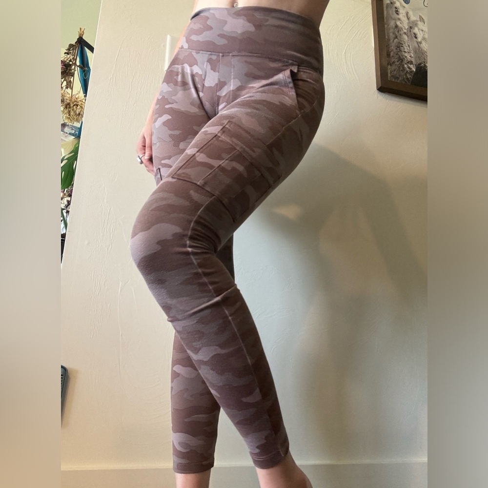Cute camo PINK leggings